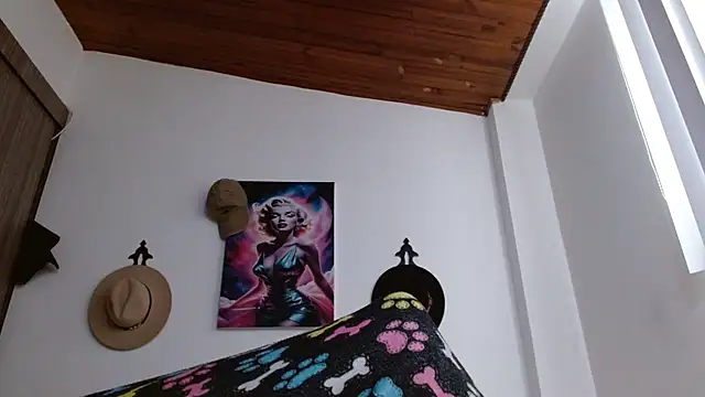 Crystal Star  online show from February 16, 12:01 pm