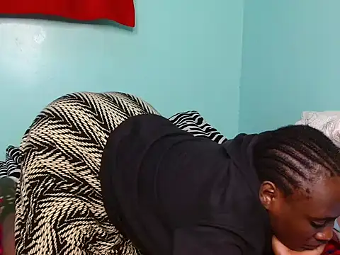 Snapshot of Alexxa_ebony chatting on June 5, 2:01 pm Alexxa ebony online show from June 5, 2:01 pm