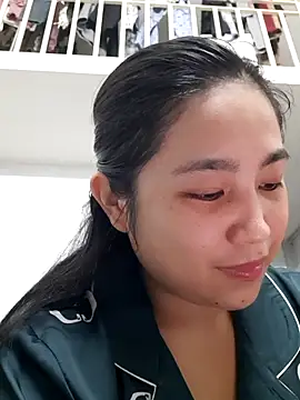 Snapshot of Minn-cute chatting on November 1, 3:30 am Minn-cute online show from November 1, 3:30 am