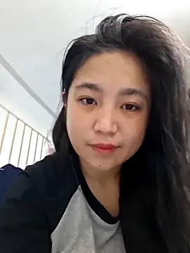 Snapshot of Minn-cute chatting on November 15, 10:12 am Minn-cute online show from November 15, 10:12 am