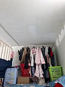 Snapshot of Minn-cute chatting on November 16, 1:06 pm Minn-cute online show from November 16, 1:06 pm