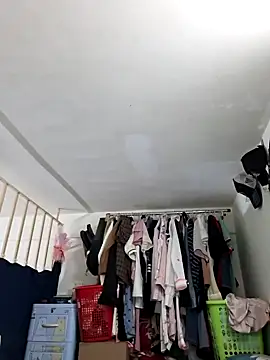 Snapshot of Minn-cute chatting on November 17, 12:11 pm Minn-cute online show from November 17, 12:11 pm