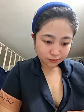 Snapshot of Minn-cute chatting on March 3, 4:18 am Minn-cute online show from March 3, 4:18 am