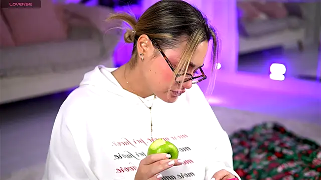 KayaAzur online show from December 17, 5:46 am