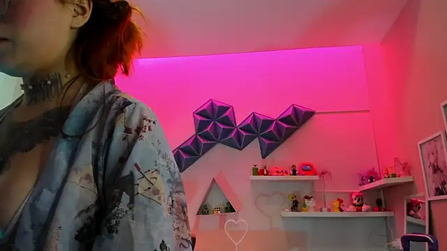 Snapshot of dreamleah_ chatting on July 2, 9:32 pm dreamleah online show from July 2, 9:32 pm