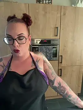 Snapshot of Miss_Lucifer6 chatting on July 31, 6:07 pm Miss Lucifer6 online show from July 31, 6:07 pm