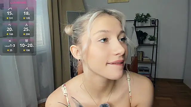 Snapshot of FaaBinaa chatting on November 28, 7:44 am FaaBinaa online show from November 28, 7:44 am