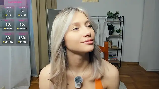 Snapshot of FaaBinaa chatting on November 30, 7:12 am FaaBinaa online show from November 30, 7:12 am