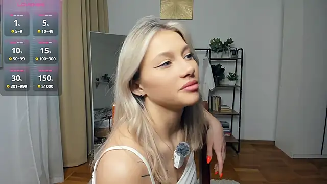 Snapshot of FaaBinaa chatting on December 1, 7:24 am FaaBinaa online show from December 1, 7:24 am