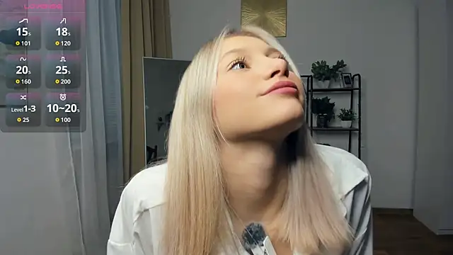 Snapshot of FaaBinaa chatting on December 5, 7:39 am FaaBinaa online show from December 5, 7:39 am