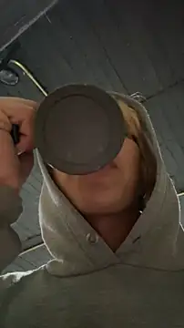 OliIverr22 online show from November 3, 12:06 pm