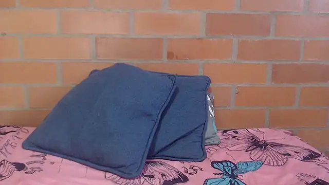 Snapshot of Montserrat_Jay chatting on May 20, 2:34 pm Montserrat Jay online show from May 20, 2:34 pm
