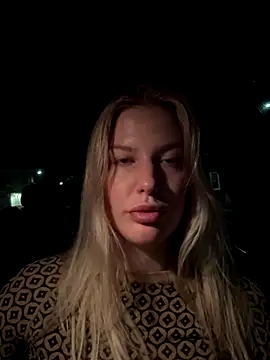 Snapshot of Chloemillerrxx chatting on September 18, 3:41 am Chloemillerrxx online show from September 18, 3:41 am