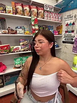 Snapshot of Maddy_Piink chatting on February 11, 4:56 pm Maddy Piink online show from February 11, 4:56 pm