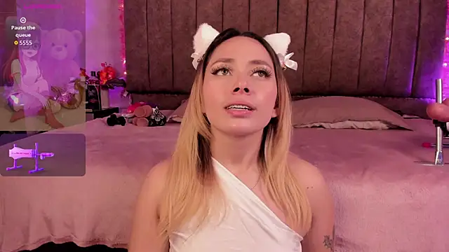 Snapshot of LanaMills_ chatting on July 9, 4:49 am LanaMills online show from July 9, 4:49 am