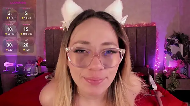 Snapshot of LanaMills_ chatting on July 17, 4:30 am LanaMills online show from July 17, 4:30 am