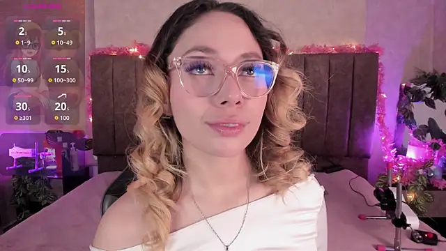 Snapshot of LanaMills_ chatting on July 24, 4:10 am LanaMills online show from July 24, 4:10 am