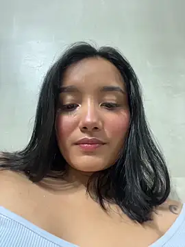 HannahMontgomery online show from March 8, 4:55 pm