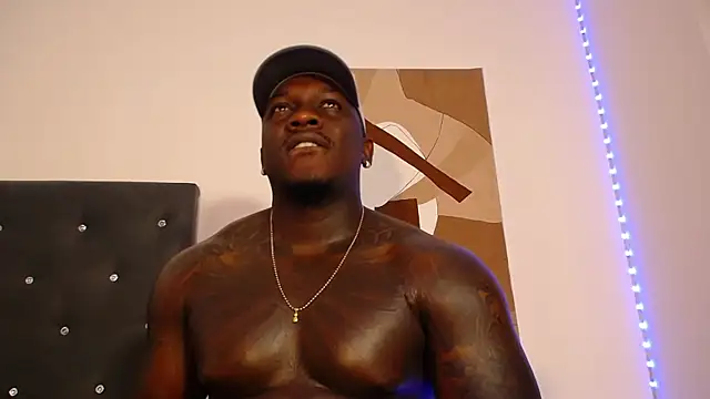 Snapshot of JoshMorri chatting on November 15, 11:43 pm JoshMorri online show from November 15, 11:43 pm