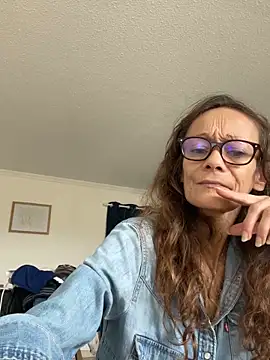 Snapshot of Chris06d22@xh chatting on September 14, 1:10 pm Chris06d22xh online show from September 14, 1:10 pm