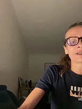 Snapshot of Chris06d22@xh chatting on September 23, 6:33 pm Chris06d22xh online show from September 23, 6:33 pm