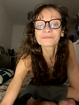 Snapshot of Chris06d22@xh chatting on October 31, 8:32 pm Chris06d22xh online show from October 31, 8:32 pm