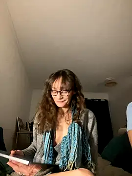 Snapshot of Chris06d22@xh chatting on November 3, 8:10 pm Chris06d22xh online show from November 3, 8:10 pm