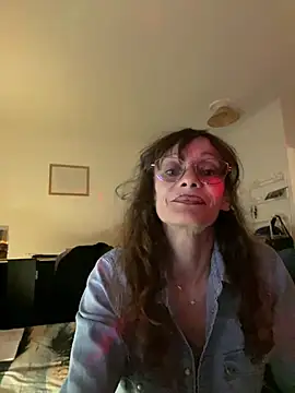 Snapshot of Chris06d22@xh chatting on May 21, 8:16 pm Chris06d22xh online show from May 21, 8:16 pm