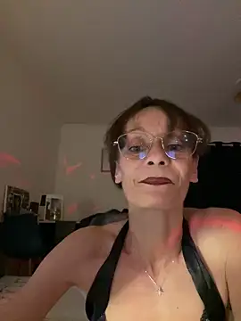 Snapshot of Chris06d22@xh chatting on May 26, 7:43 pm Chris06d22xh online show from May 26, 7:43 pm