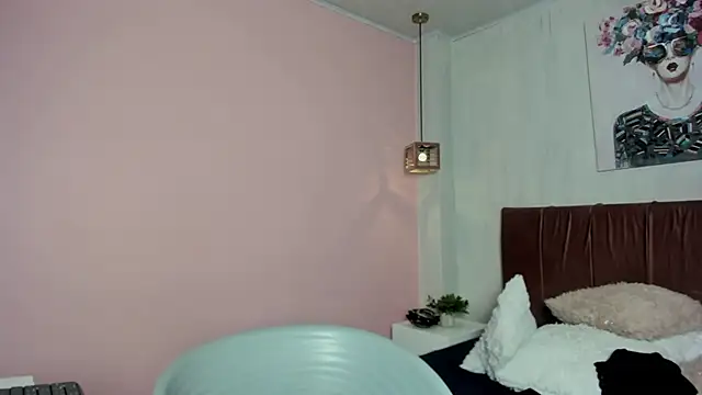 Snapshot of elisabethflores chatting on May 22, 7:30 pm elisabethflores online show from May 22, 7:30 pm