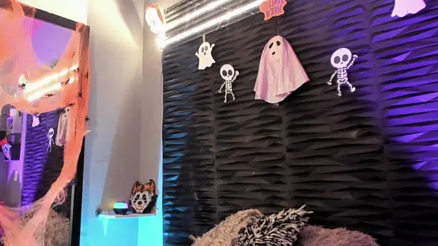 Snapshot of lu_styles_ chatting on October 9, 5:44 pm lu styles  online show from October 9, 5:44 pm