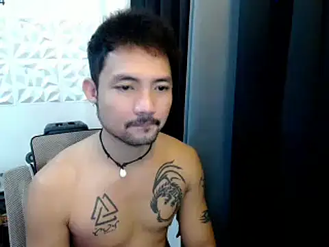 Snapshot of Thefriskyasian chatting on September 30, 2:38 am Thefriskyasian online show from September 30, 2:38 am