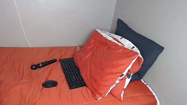 Snapshot of Lunalee chatting on November 16, 7:25 am Lunalee online show from November 16, 7:25 am