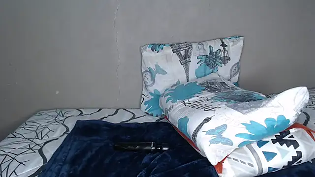 Lunalee online show from March 8, 5:50 pm