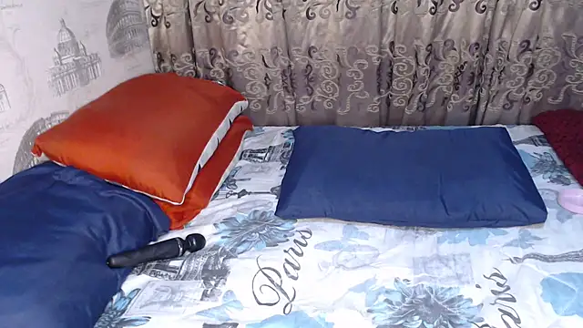 Snapshot of Lunalee chatting on July 20, 8:06 am Lunalee online show from July 20, 8:06 am
