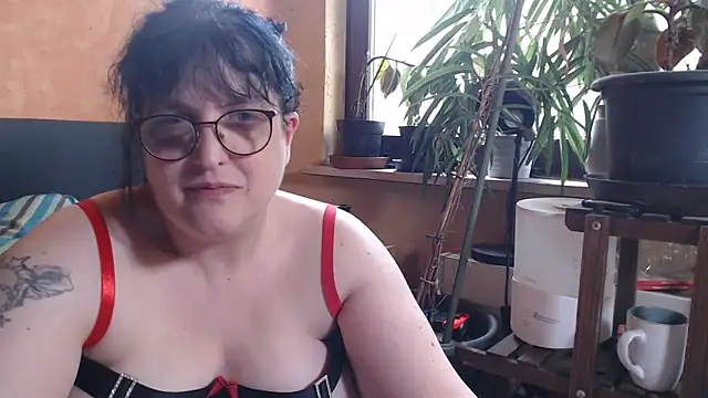 ladyfrombonn online show from May 14, 2:13 pm