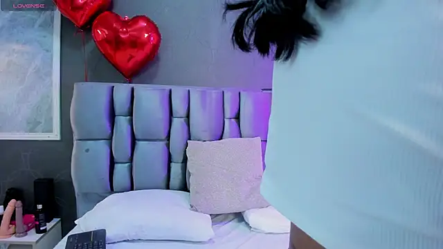 Aria Joness  online show from February 12, 8:59 pm