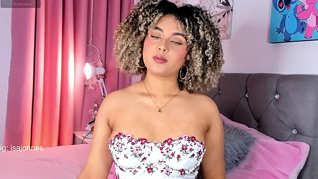 isajonnes18 online show from April 26, 6:05 pm