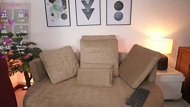 Snapshot of MilaCrave chatting on September 25, 11:36 am MilaCrave online show from September 25, 11:36 am