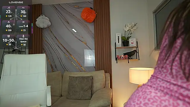 Snapshot of MilaCrave chatting on October 29, 11:34 am MilaCrave online show from October 29, 11:34 am