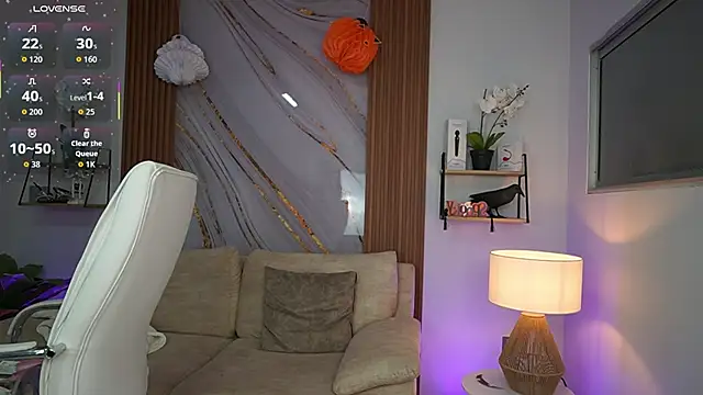 Snapshot of MilaCrave chatting on October 31, 11:33 am MilaCrave online show from October 31, 11:33 am