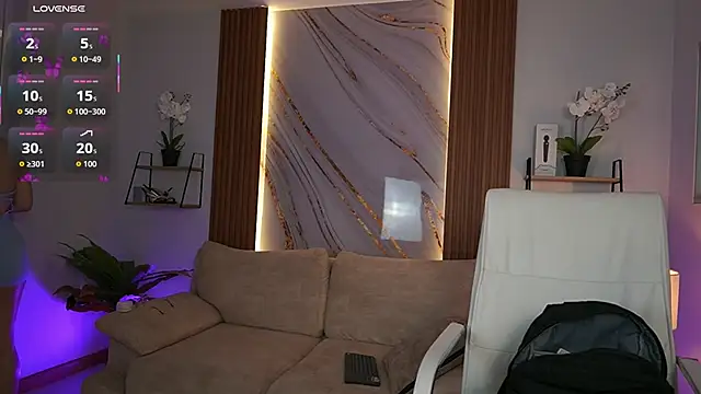 Snapshot of MilaCrave chatting on November 14, 11:53 am MilaCrave online show from November 14, 11:53 am