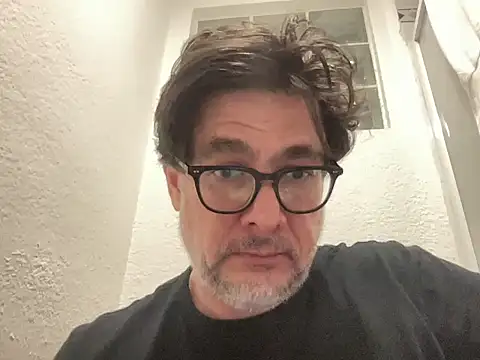 democratic online show from March 31, 9:32 am