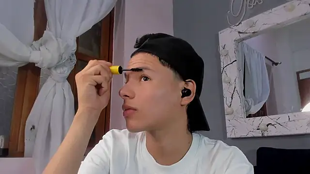 Snapshot of camillo_virgil chatting on September 10, 11:32 am camillo virgil online show from September 10, 11:32 am