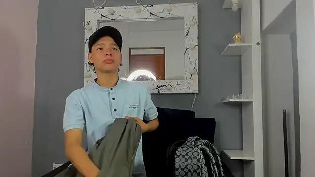 Snapshot of camillo_virgil chatting on September 12, 10:48 am camillo virgil online show from September 12, 10:48 am