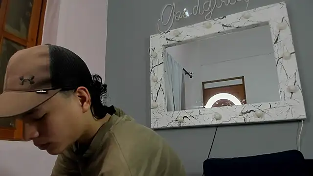 Snapshot of camillo_virgil chatting on September 14, 10:47 am camillo virgil online show from September 14, 10:47 am