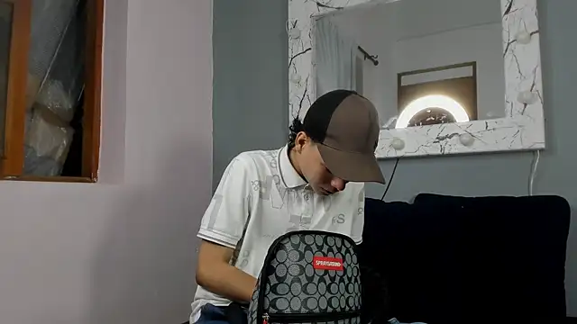 Snapshot of camillo_virgil chatting on September 15, 10:48 am camillo virgil online show from September 15, 10:48 am