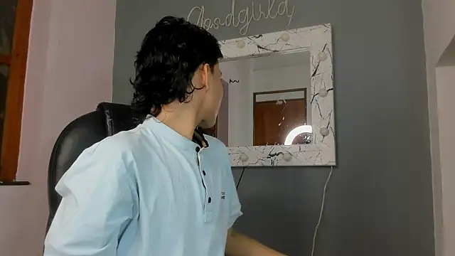 Snapshot of camillo_virgil chatting on October 7, 10:56 am camillo virgil online show from October 7, 10:56 am