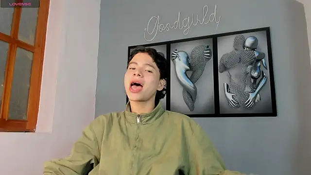 Snapshot of camillo_virgil chatting on October 11, 11:09 am camillo virgil online show from October 11, 11:09 am