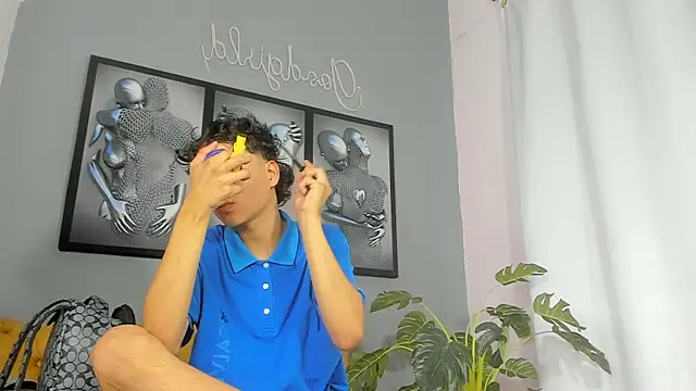 Snapshot of camillo_virgil chatting on November 2, 10:50 am camillo virgil online show from November 2, 10:50 am